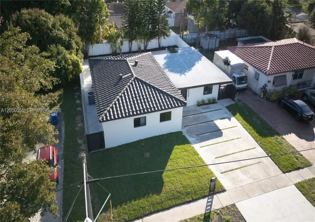 2nd image of 15411 Ne 10th Ave, North Miami Beach, FL 33162 | MLS# A12050555
