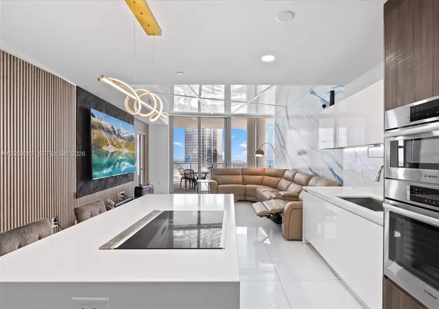 2nd image of 851 Ne 1st Ave #3000, Miami, FL 33132 | MLS# A12050562