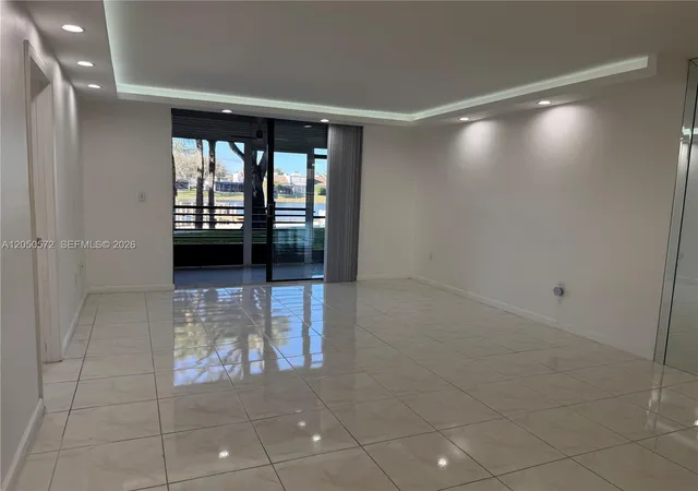 3rd image of 1101 Colony Point Cir #102, Pembroke Pines, FL 33026 | MLS# A12050572