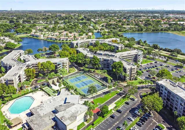 57th image of 1101 Colony Point Cir #102, Pembroke Pines, FL 33026 | MLS# A12050572