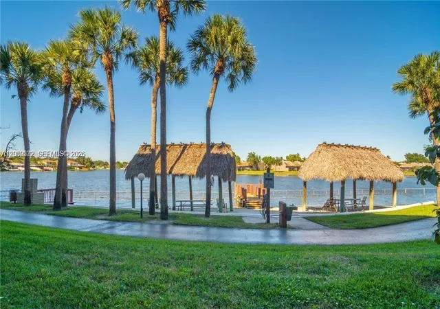 5th image of 1101 Colony Point Cir #102, Pembroke Pines, FL 33026 | MLS# A12050572