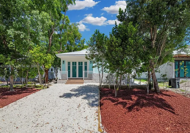 2nd image of 68 Coral Wy, Key Largo, FL 33037 | MLS# A12050611