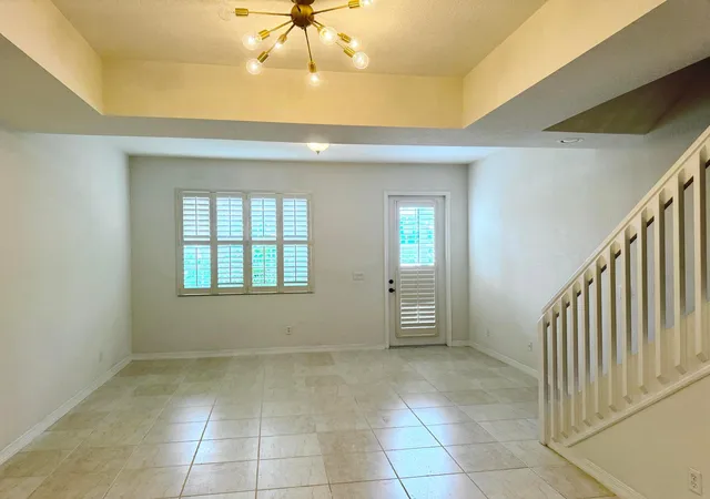 4th image of 902 S Federal Hwy #6, Lake Worth Beach, FL 33460 | MLS# B26050294