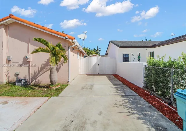 3rd image of 19721 Sw 122Nd Pl, Miami, FL 33177 | MLS# A12050608