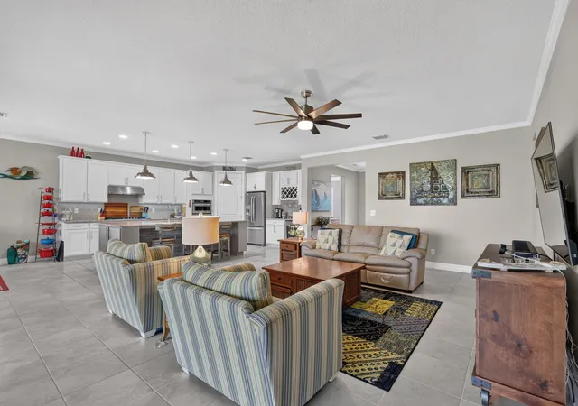 5th image of 604 Se Monteiro Dr, Port St Lucie, FL 34984 | MLS# B26050315