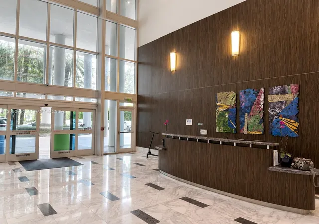 3rd image of 185 Sw 7Th St #3704, Miami, FL 33130 | MLS# A12050661