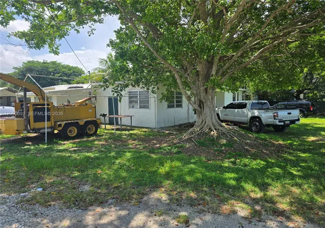 3rd image of 18140 Sw 108Th Ave, Miami, FL 33157 | MLS# A12050691