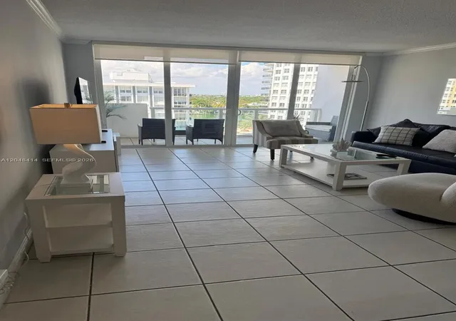 31st image of 5601 Collins Ave #823, Miami Beach, FL 33140 | MLS# A12048414