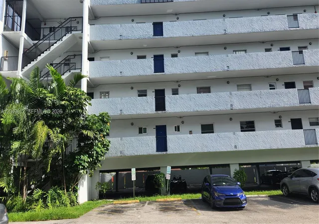2nd image of 7541 Nw 16th St #1507, Plantation, FL 33313 | MLS# A12049812
