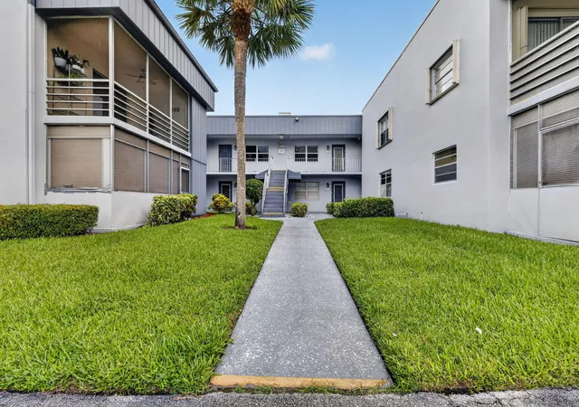 Homes for sale in Delray Beach, FL | 40 Burgundy A, Delray Beach, FL 33484 | MLS# B26050398