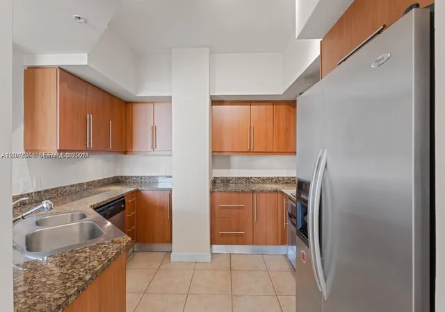 5th image of 888 S Douglas Rd #1405, Coral Gables, FL 33134 | MLS# A12042374