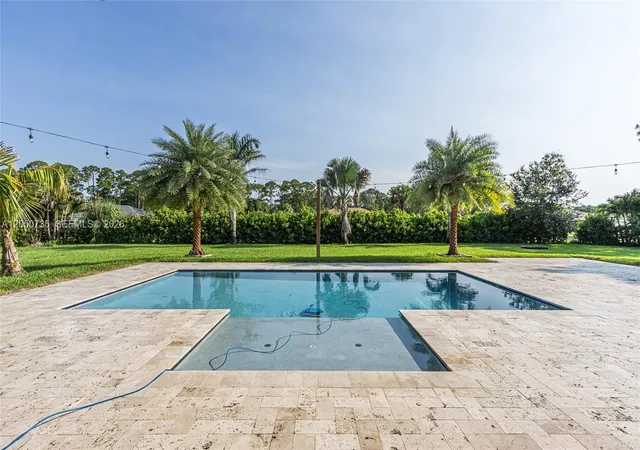 3rd image of 15397 N 66Th Ct N, Loxahatchee, FL 33470 | MLS# A12050735