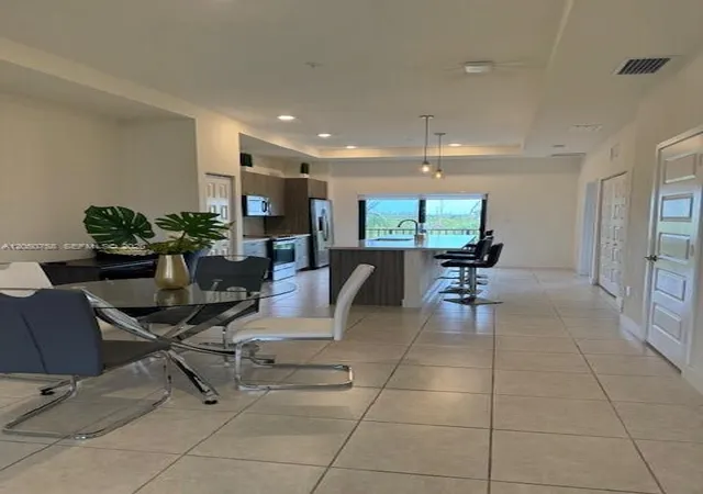 4th image of 8031 Nw 104Th Ave, Doral, FL 33178