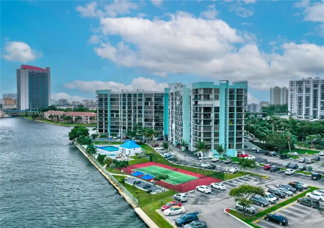 2nd image of 200 E Leslie Dr #722, Hallandale Beach, FL 33009 | MLS# A12050490