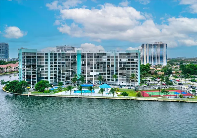 3rd image of 200 E Leslie Dr #722, Hallandale Beach, FL 33009 | MLS# A12050490