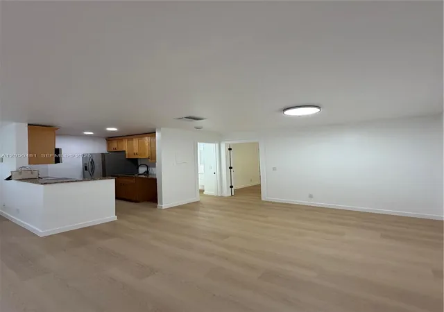 4th image of 2 Crossings Cir H #H, Boynton Beach, FL 33435 | MLS# A12050481