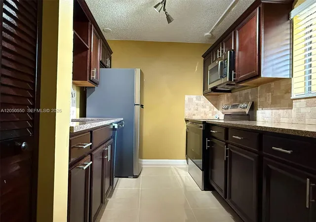 Homes for sale in Boca Raton, FL | 900 Sw 9Th Street Cir #103, Boca Raton, FL 33486 | MLS# A12050550