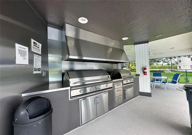 2nd image of 8940 S Hollybrook Blvd, Pembroke Pines, FL 33025
