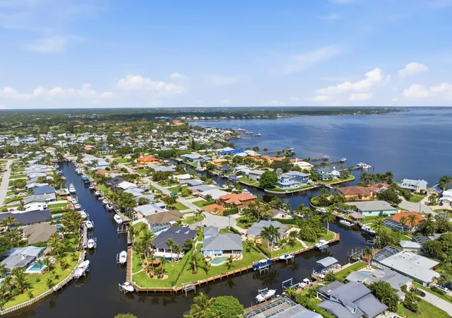 Photo 3 of Single family home for sale at 1489 Sw Seahawk Way, Palm City, FL 34990 | MLS# B26050536 | Listing updated on 2026-10-08