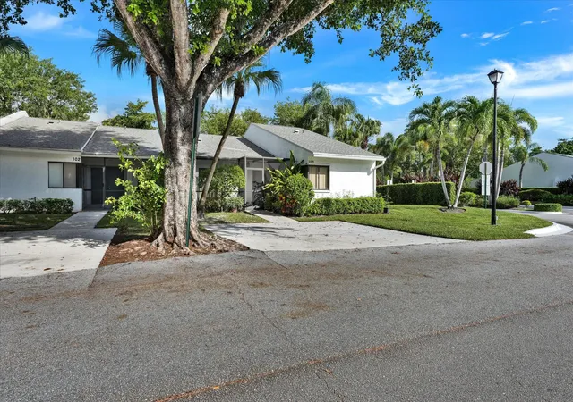 Photo 2 of Single family home for sale at 100 Sunshine Blvd, Royal Palm Beach, FL 33411 | MLS# B26050552 | Listing updated on 2026-09-23
