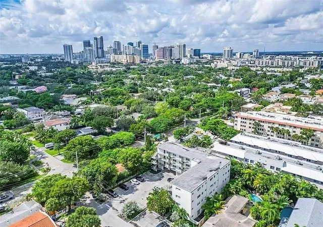 Homes for sale in Fort Lauderdale, FL | 609 Ne 13th Ave #302, Fort Lauderdale, FL 33304 | MLS# A12050901