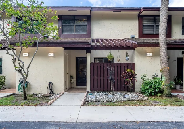 Townhouse for sale at 3727 Carambola Cir N #2823, Coconut Creek, FL 33066 | MLS# B26050609
