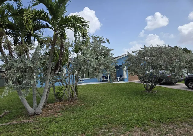Photo 2 of Single family home for sale at 8111 Nw 100th Terrace, Tamarac, FL 33321 | MLS# B26050631 | Listing updated on 2026-09-23