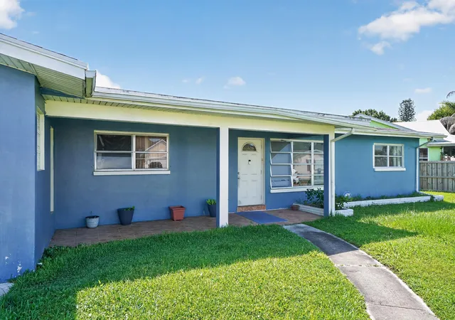 Homes for sale in Port Saint Lucie, FL | 113 W Arbor Ave, Port Saint Lucie, FL 34952 | MLS# B26050634