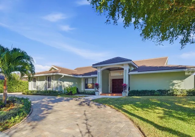 Photo 3 of Single family home for sale at 2308 Embassy Dr, West Palm Beach, FL 33401 | MLS# B26050643 | Listing updated on 2026-09-26