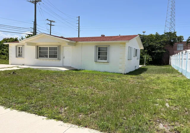 2nd image of 816 24th Ave N, Lake Worth Beach, FL 33460 | MLS# B26050672