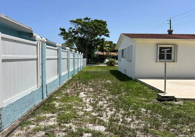 4th image of 816 24Th Ave N, Lake Worth Beach, FL 33460 | MLS# B26050672