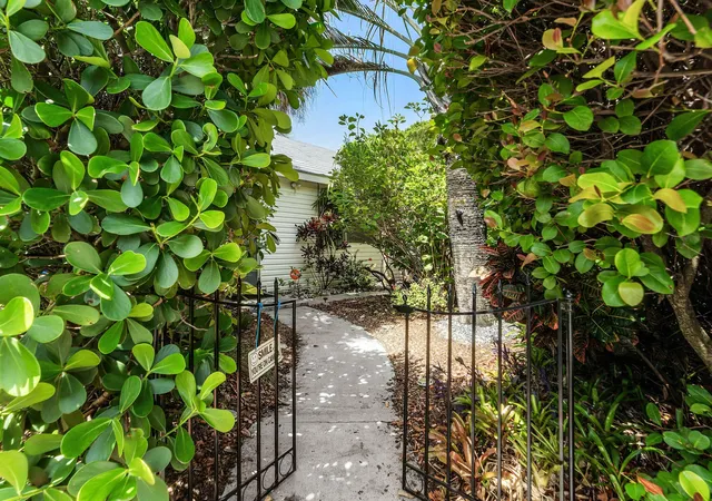 Photo 3 of Single family home for sale at 1309 Lucerne Ave, Lake Worth Beach, FL 33460 | MLS# B26050711 | Listing updated on 2026-10-08