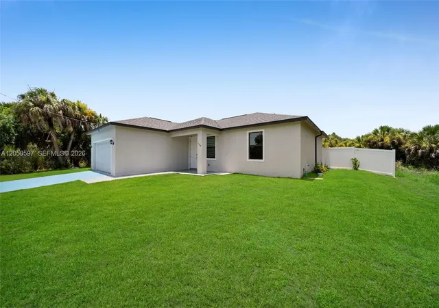 2nd image of 1109 N Hilton Cir, Labelle, FL 33935 | MLS# A12050597
