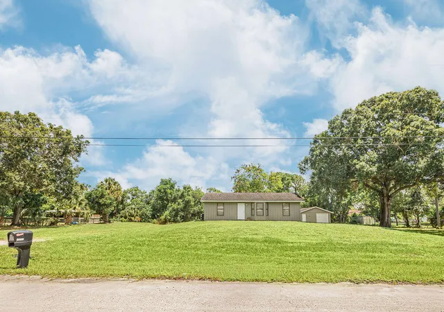3rd image of 18565 47Th Ave N, Loxahatchee, FL 33470 | MLS# B26050756