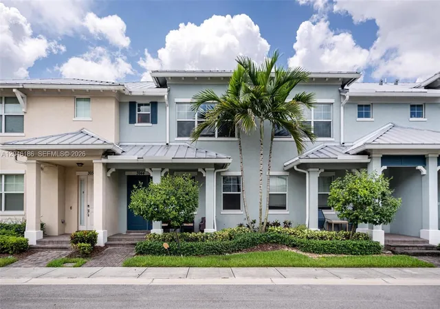 Homes for sale in Hollywood, FL | 3944 Poinciana Ln, Hollywood, FL 33021 | MLS# A12046186