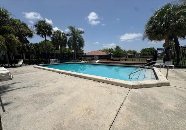 Homes for sale in Boca Raton, FL | 9937 Three Lakes Circle, Boca Raton, FL 33428 | Houzeo