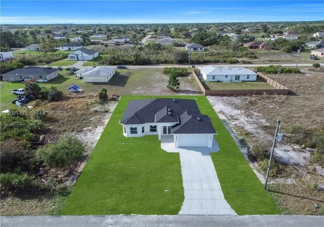Homes for sale in Lehigh Acres, FL | 2909 63rd St W, Lehigh Acres, FL 33971 | MLS# A12051393