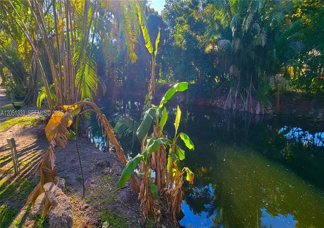 2nd image of 14241 Memorial Hwy 9f Highway, Miami, FL 33161 | Houzeo