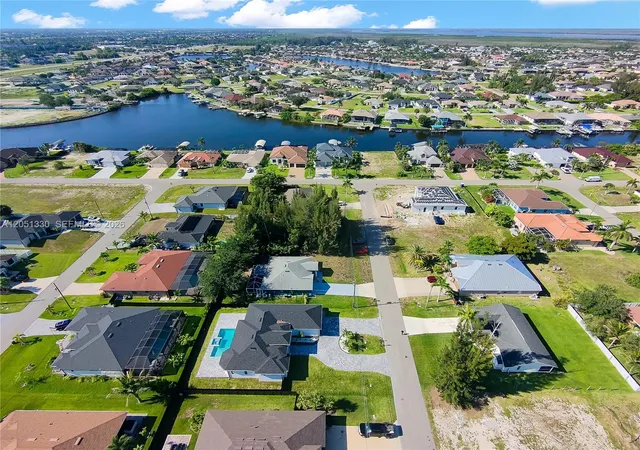 Homes for sale in Cape Coral, FL | 129 Sw 34th Ave, Cape Coral, FL 33991 | MLS# A12051330