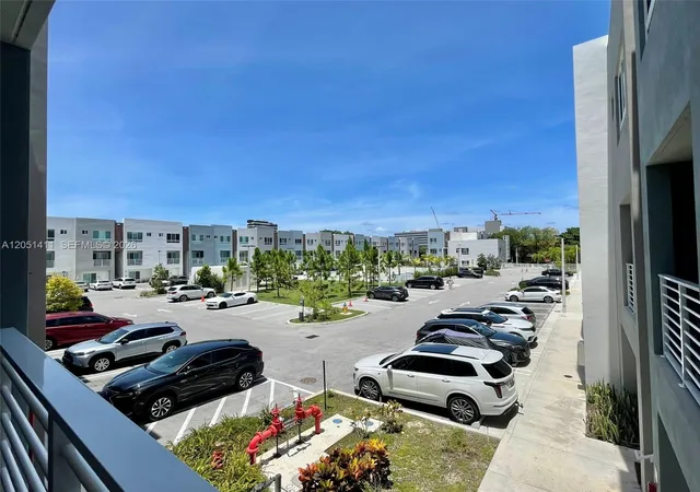22nd image of 2535 Ne 193rd St #3212, Miami, FL 33180 | MLS# A12051411