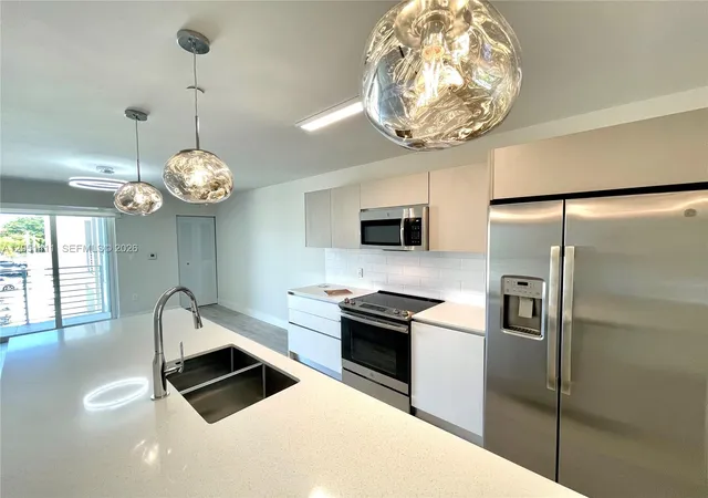5th image of 2535 Ne 193Rd St #3212, Miami, FL 33180 | MLS# A12051411