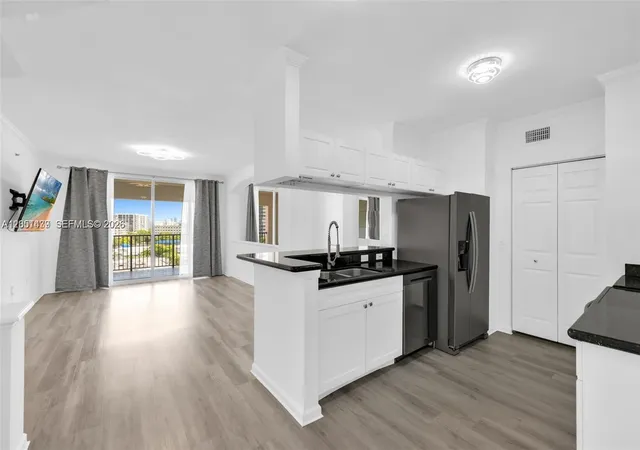 5th image of 17150 N Bay Rd #2814, Sunny Isles Beach, FL 33160 | MLS# A12051439