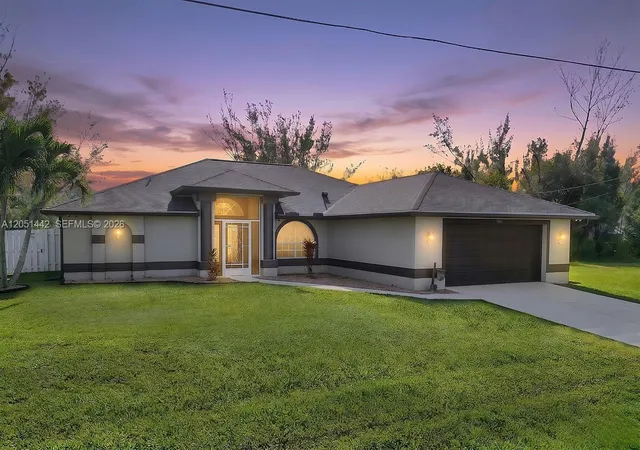 Homes for sale in Cape Coral, FL | 1121 Nw 27th Ave, Cape Coral, FL 33993 | MLS# A12051442