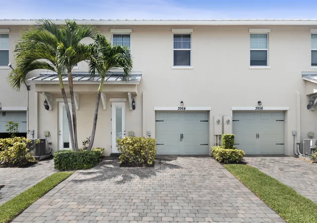 Photo 3 of Townhouse for sale at 3964 Poinciana Ln, Hollywood, FL 33021 | MLS# B26050903 | Listing updated on 2026-10-09