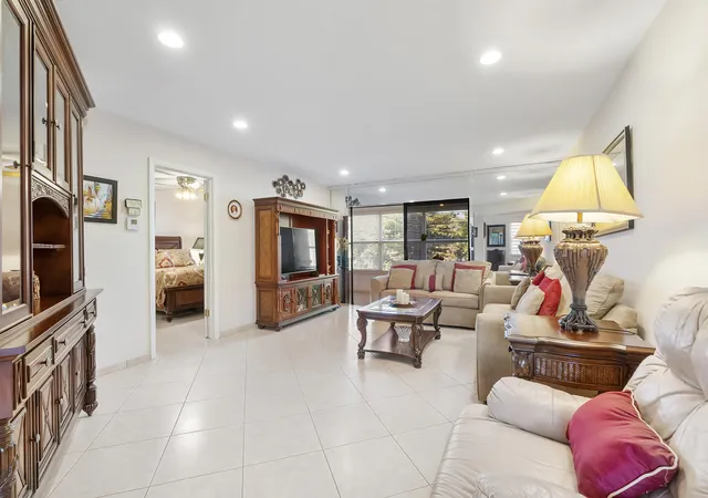 Photo 3 of Condo for sale at 4270 Nw 40th Street #205, Lauderdale Lakes, FL 33319 | MLS# B26050959 | Listing updated on 2026-09-23