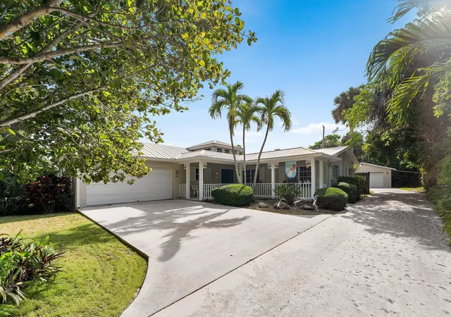 Photo 3 of Single family home for sale at 414 S Atlantic Dr, Lake Worth, FL 33462 | MLS# B26051038 | Listing updated on 2026-09-23