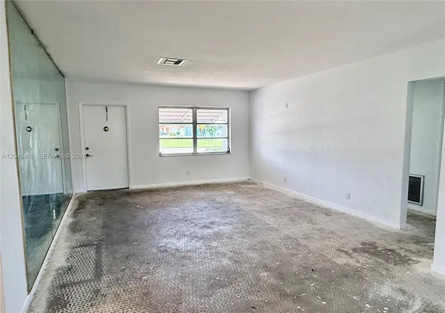 Homes for sale in Tamarac, FL | 7008 Nw 89th Ave, Tamarac, FL 33321 | MLS# A12049485