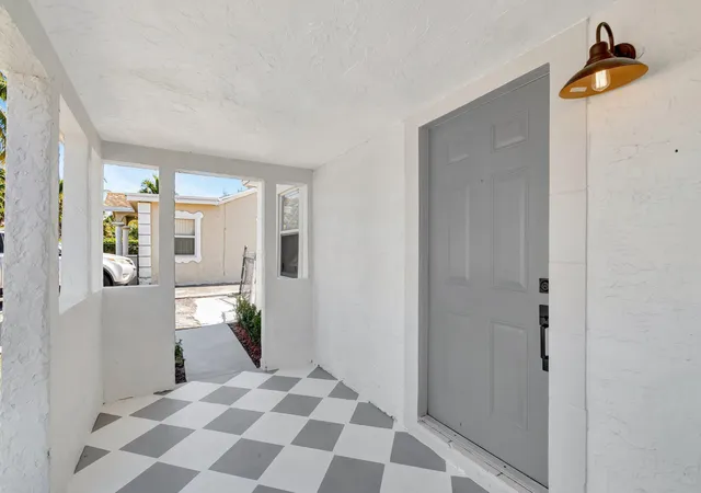 Photo 3 of Single family home for sale at 950 29th Street, West Palm Beach, FL 33407 | MLS# B26051114 | Listing updated on 2026-09-30