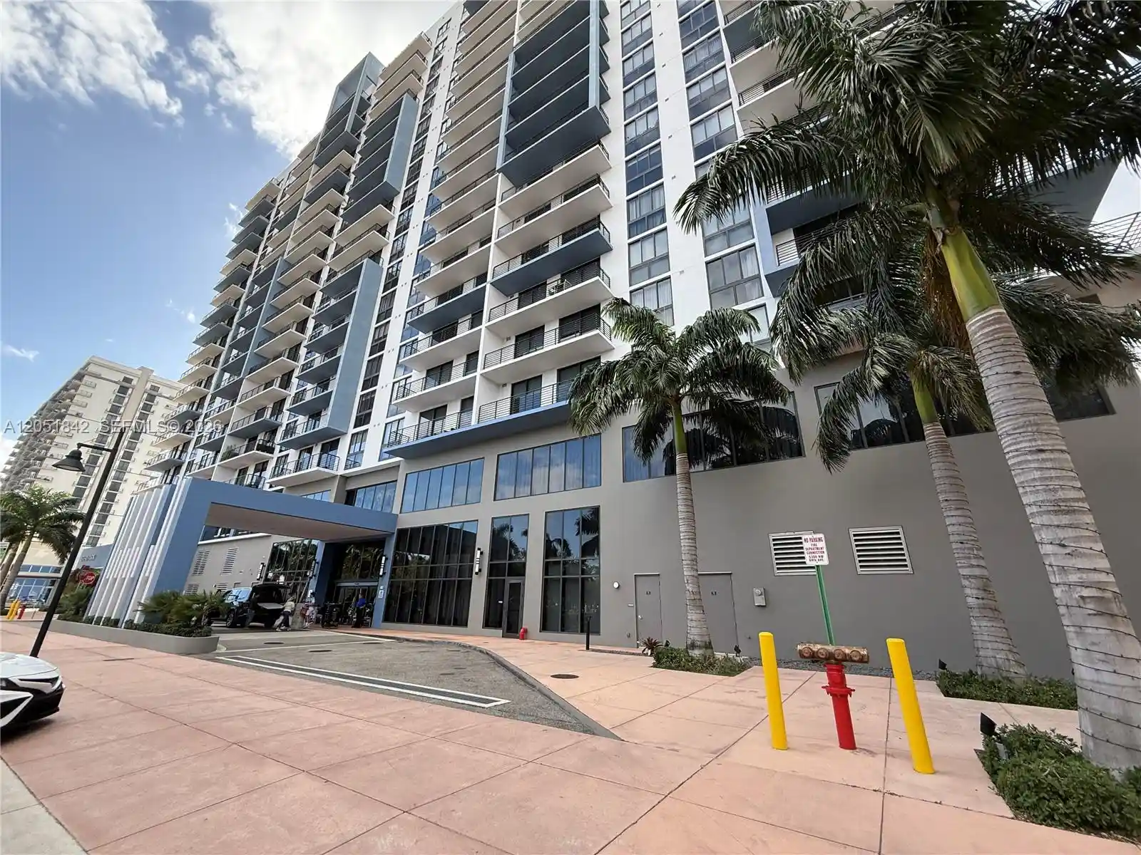 Listing Photo 1 - Condo for sale in 5350 Nw 84Th Ave located at 5350 Nw 84Th Ave, Doral, FL 33166 - Unit #1001