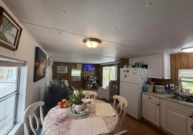 Homes for sale in Lake Worth Beach, FL | 21 Palm Dr #21, Lake Worth Beach, FL 33461 | MLS# B26051179